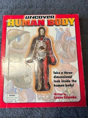 Uncover the Human Body: A 3-Dimensional Look Inside (Board Book, Luann Colombo)
